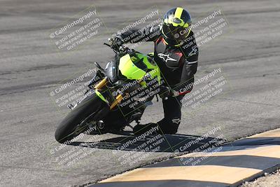 media/Oct-13-2025-Moto Forza (Mon) [[a66d839500]]/3-B Group/Session 2 (Bowl)/